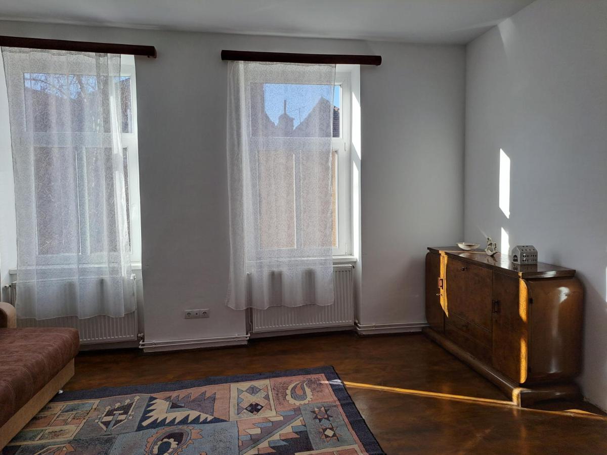 Cozy Apartment In The Heart Of Sibiu Exteriör bild