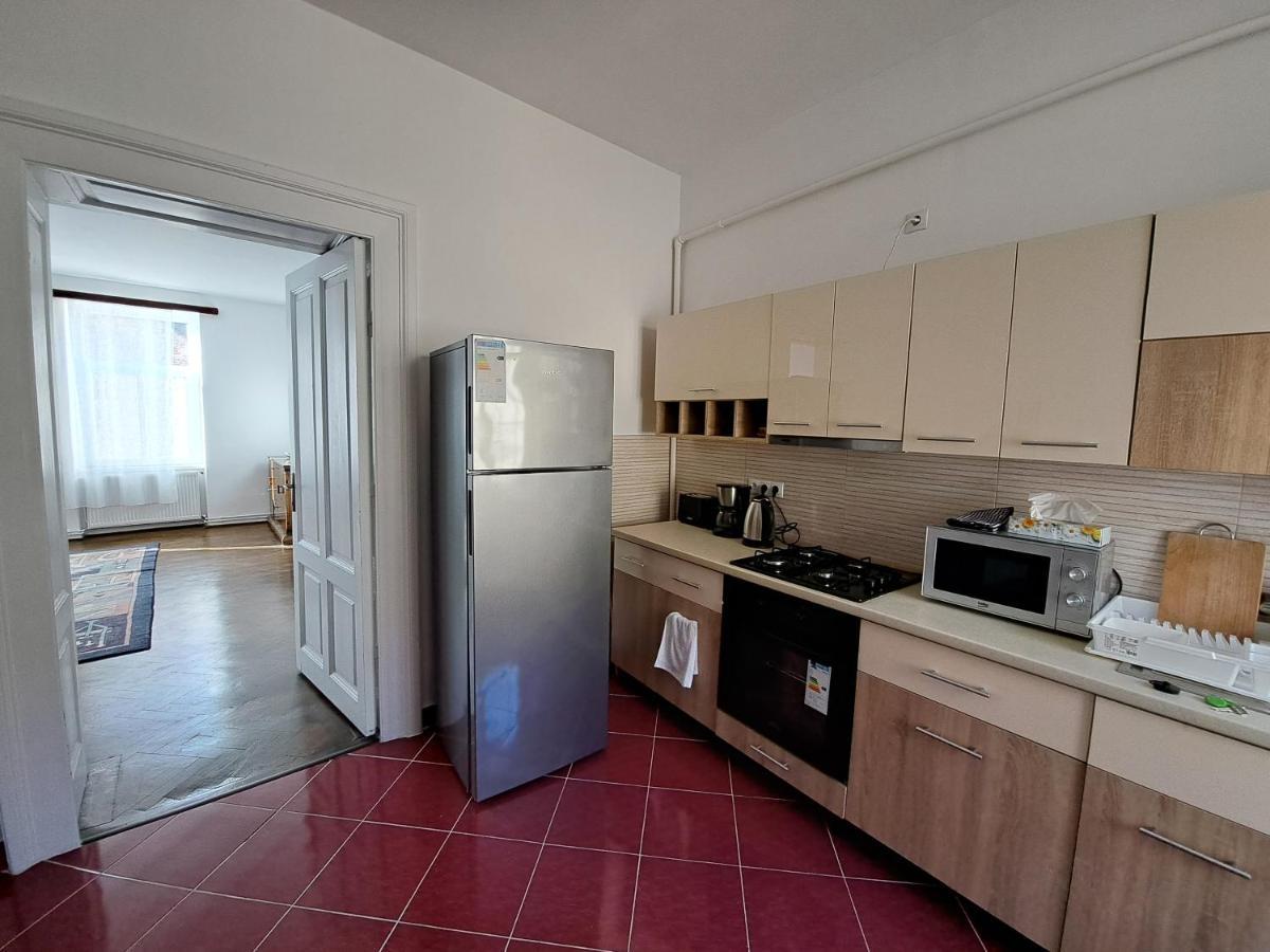 Cozy Apartment In The Heart Of Sibiu Exteriör bild