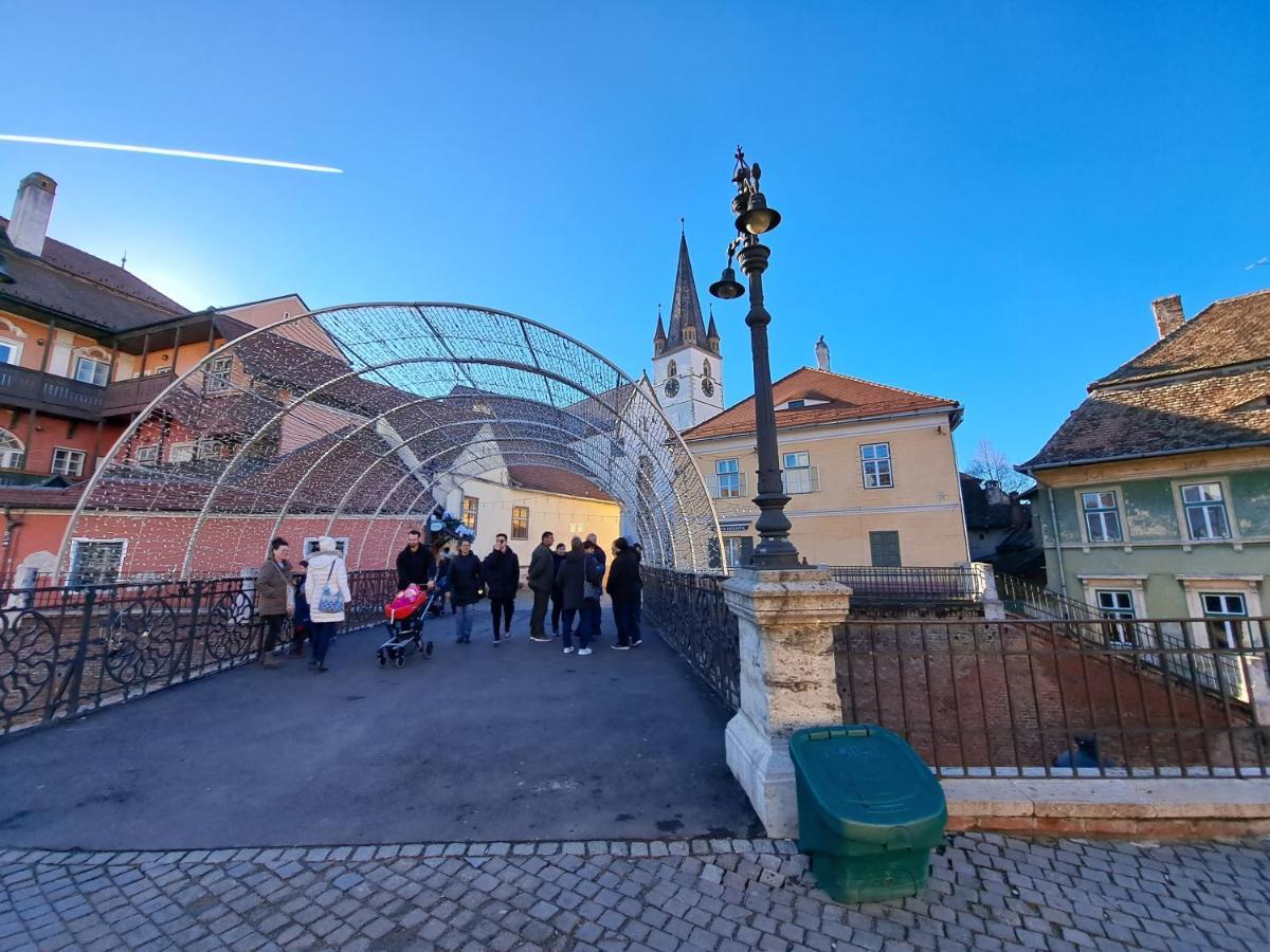 Cozy Apartment In The Heart Of Sibiu Exteriör bild