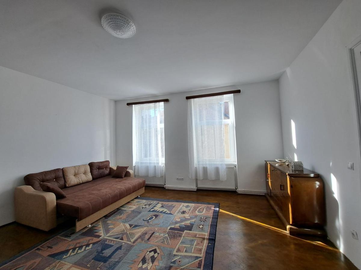 Cozy Apartment In The Heart Of Sibiu Exteriör bild