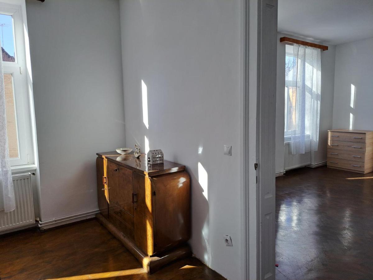 Cozy Apartment In The Heart Of Sibiu Exteriör bild